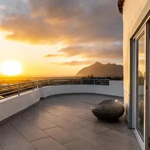 capri-sands-luxury-guest-house.hotels-capetown.com/